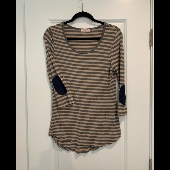 3/4 length elbow patch tee - Picture 1 of 2